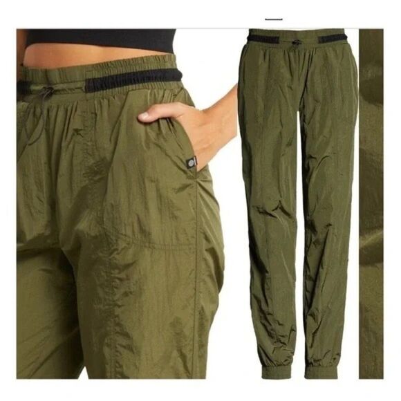 Zella Lightweight Jogger Pant Size Medium Women's Zip Pockets Green - Picture 2 of 8